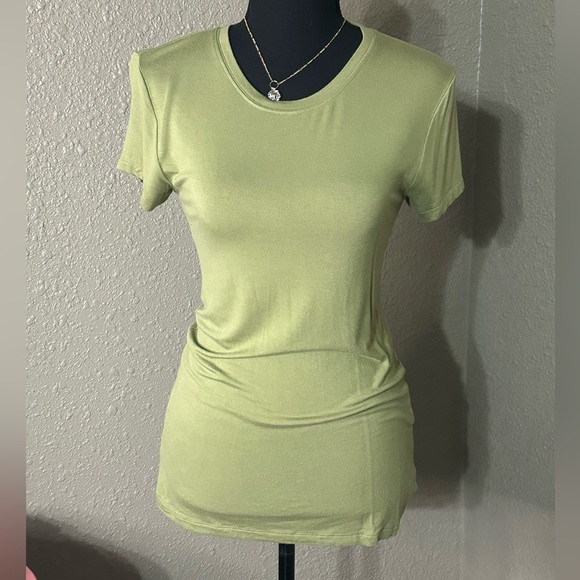 Zenana Outfitters Tops - Zenana‎ Outfitters Short Sleeve Tee in olive